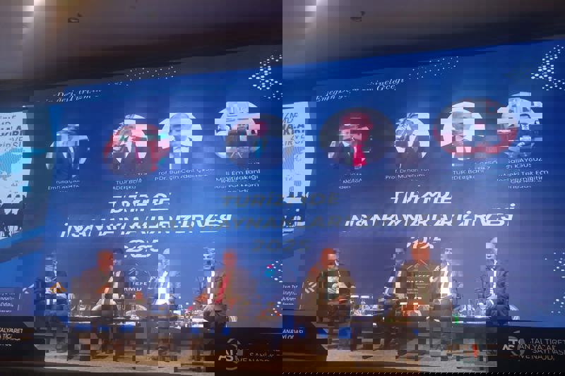 Prof. Dr. Burçin Cevdet ÇETİNSÖZ Turizmde İnsan Kaynakları Zirvesi’ne Katıldı