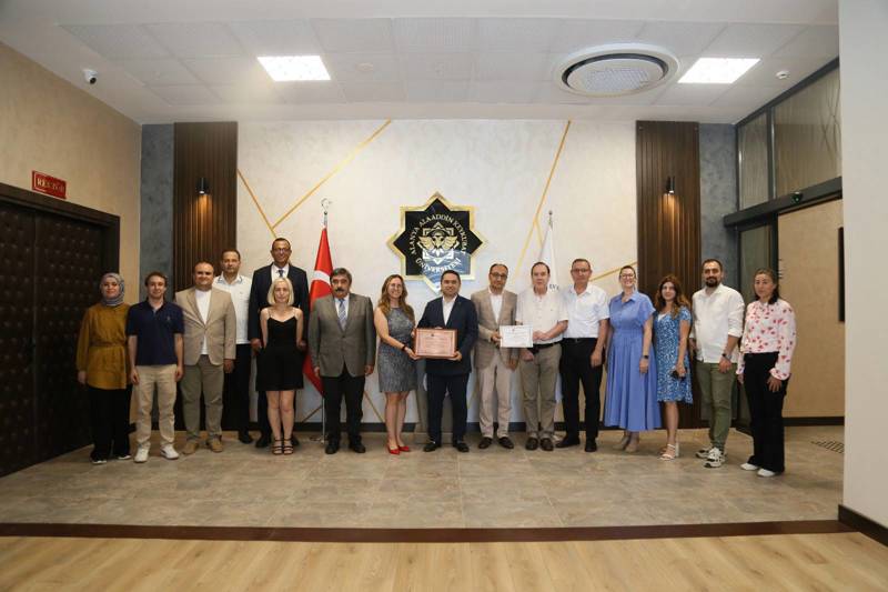 ALKÜ TURİZM FAKÜLTESİ TURİZM İŞLETMECİLİĞİ BÖLÜMÜ AKREDİTASYON BELGESİ TAKDİMİ TÖRENİ